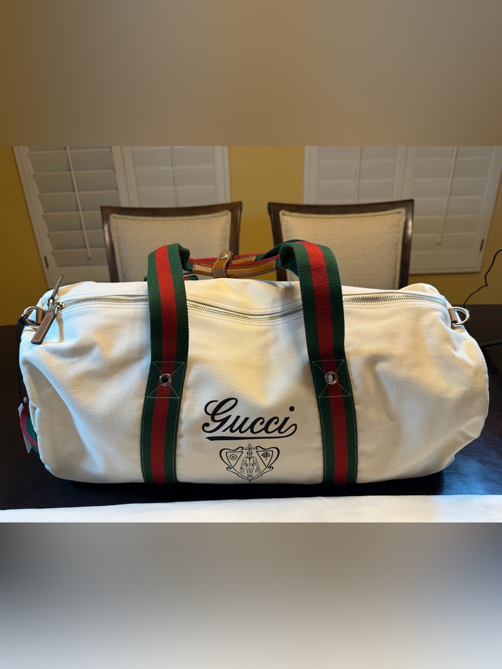 New Authentic Gucci Crest Logo Ivory Canvas Duffle Bag Large